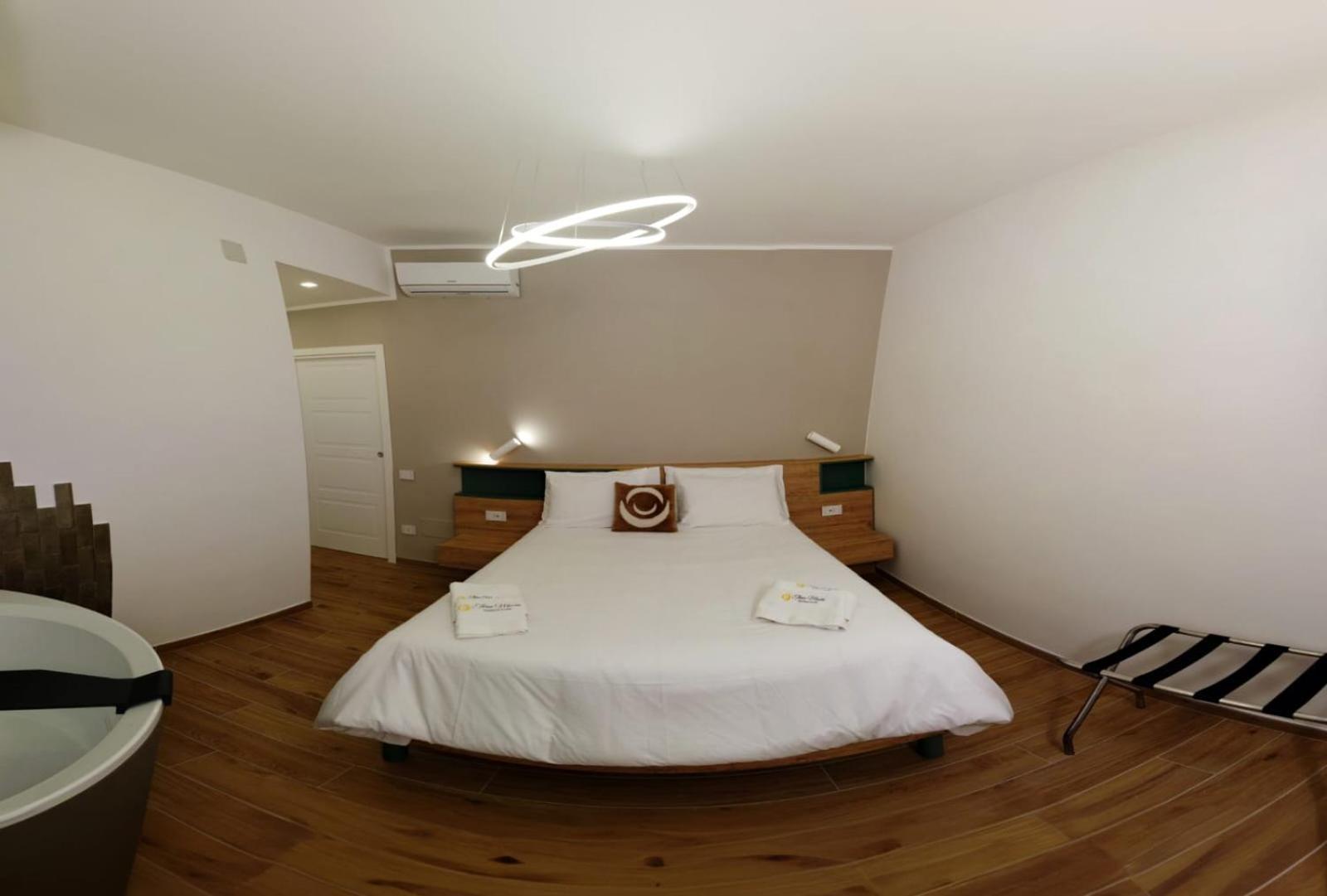 דירות סלרנו Three Moons Boutique House/Calypso מראה חיצוני תמונה