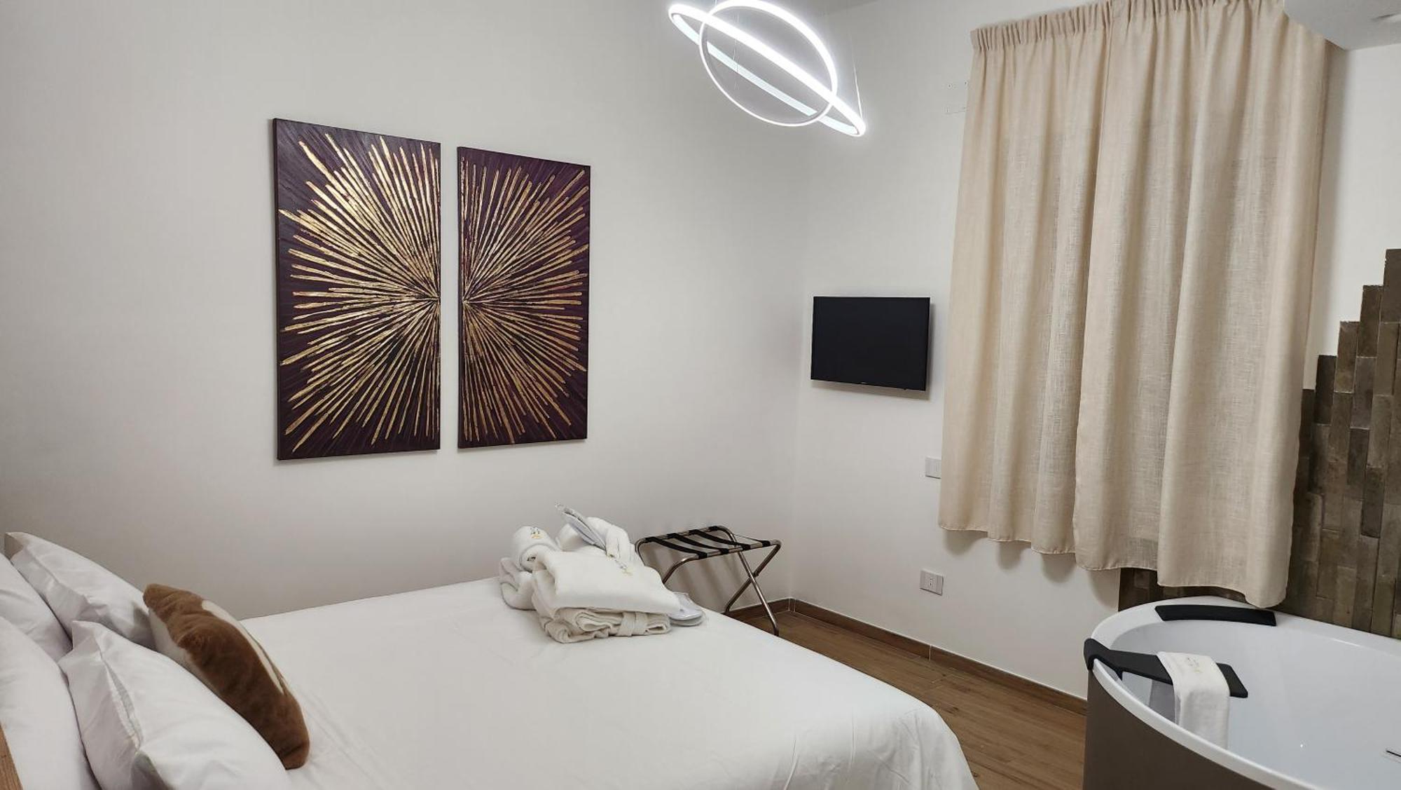 דירות סלרנו Three Moons Boutique House/Calypso מראה חיצוני תמונה