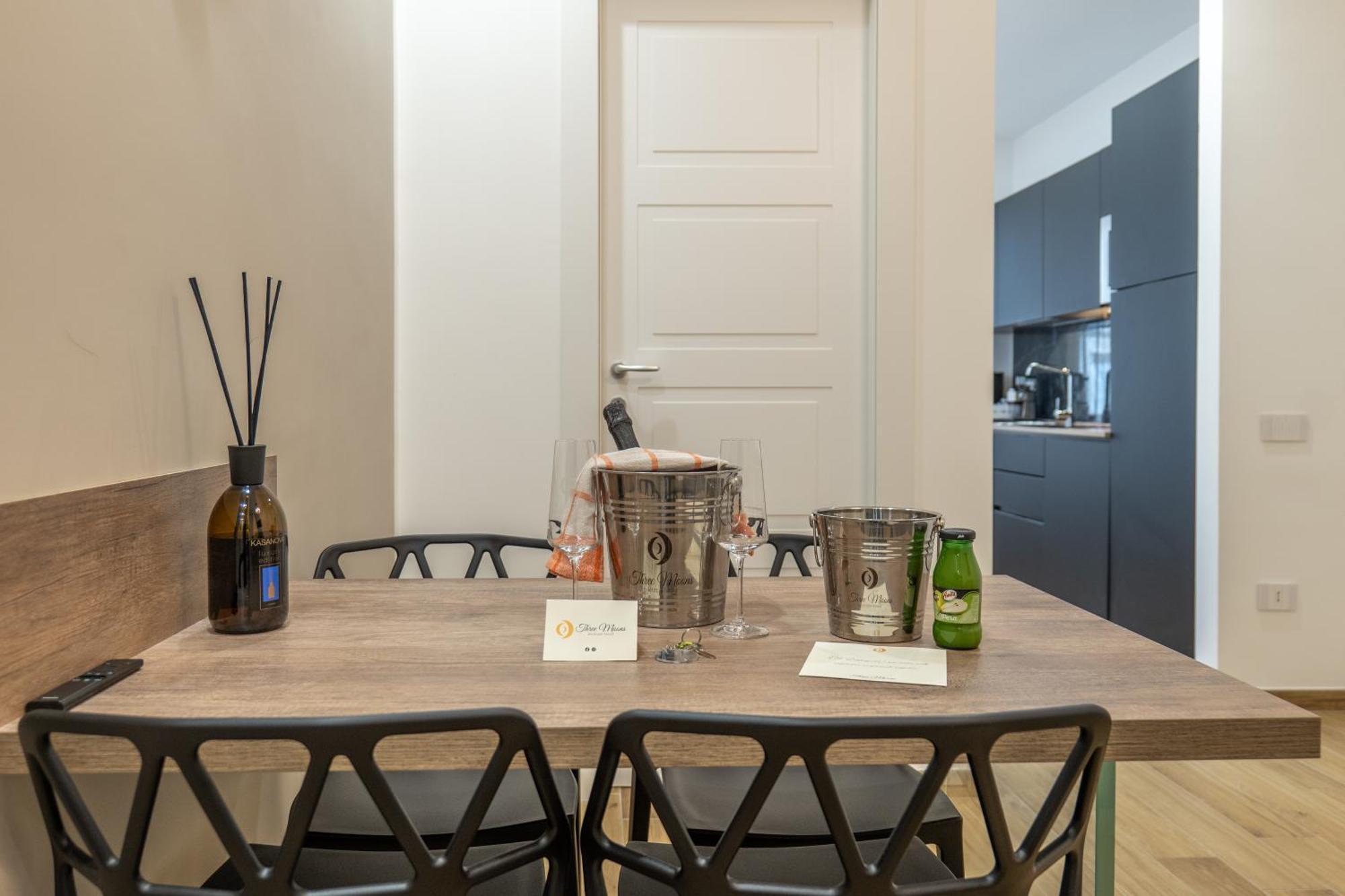 דירות סלרנו Three Moons Boutique House/Calypso מראה חיצוני תמונה