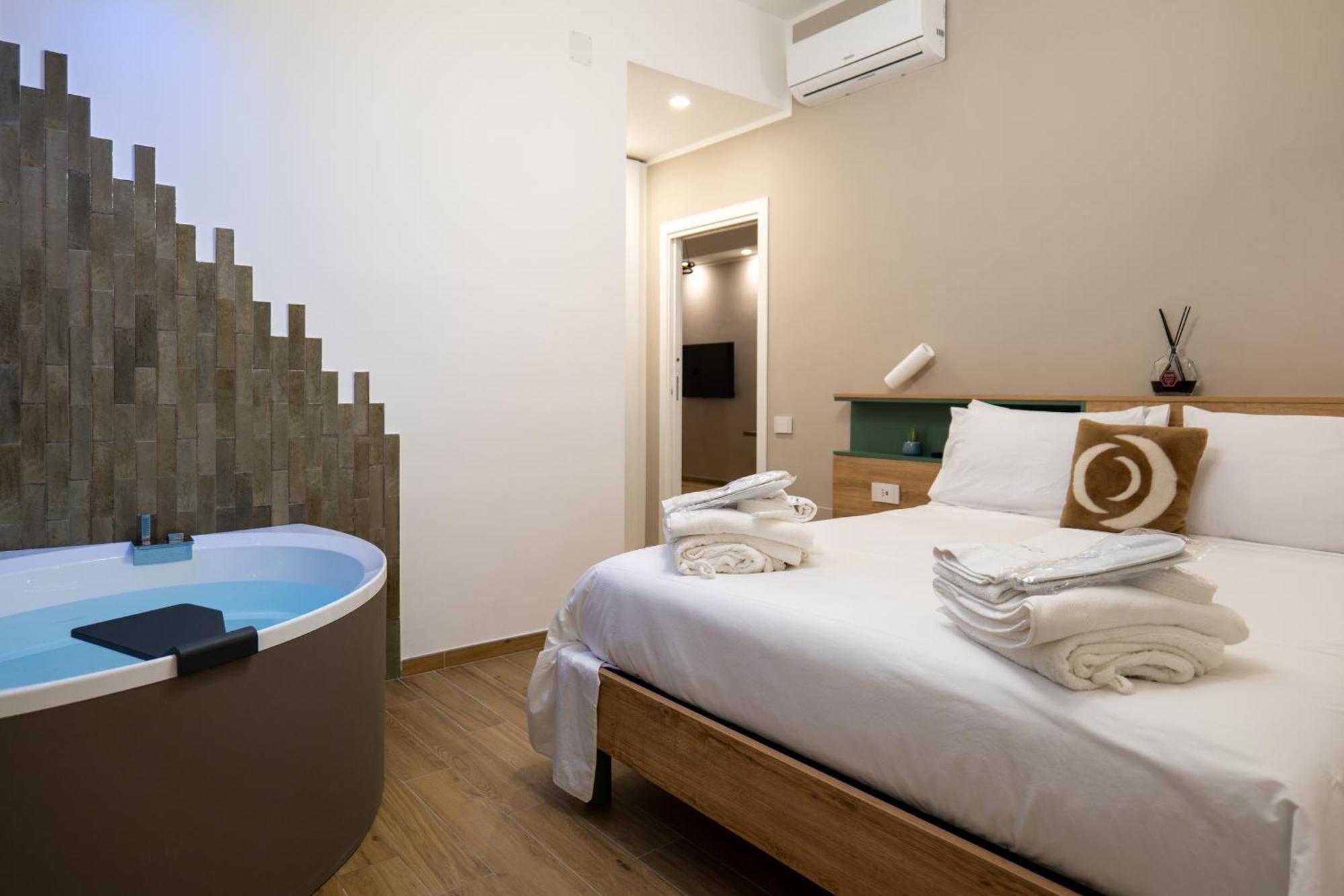 דירות סלרנו Three Moons Boutique House/Calypso מראה חיצוני תמונה