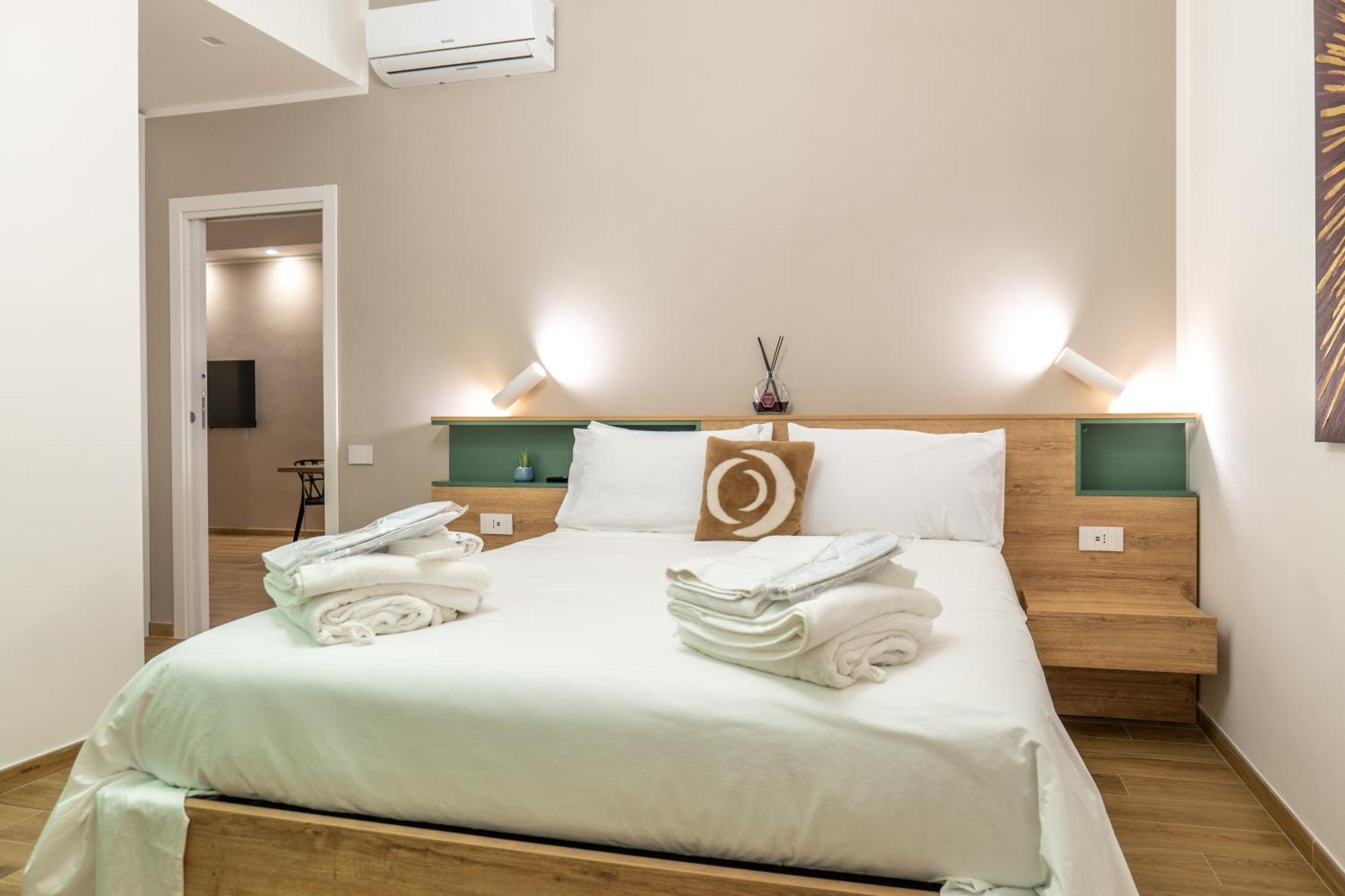 דירות סלרנו Three Moons Boutique House/Calypso מראה חיצוני תמונה
